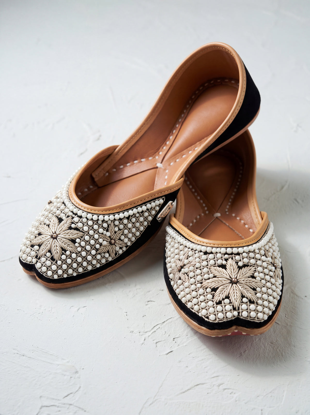 Black Pearl Lattice Jutti