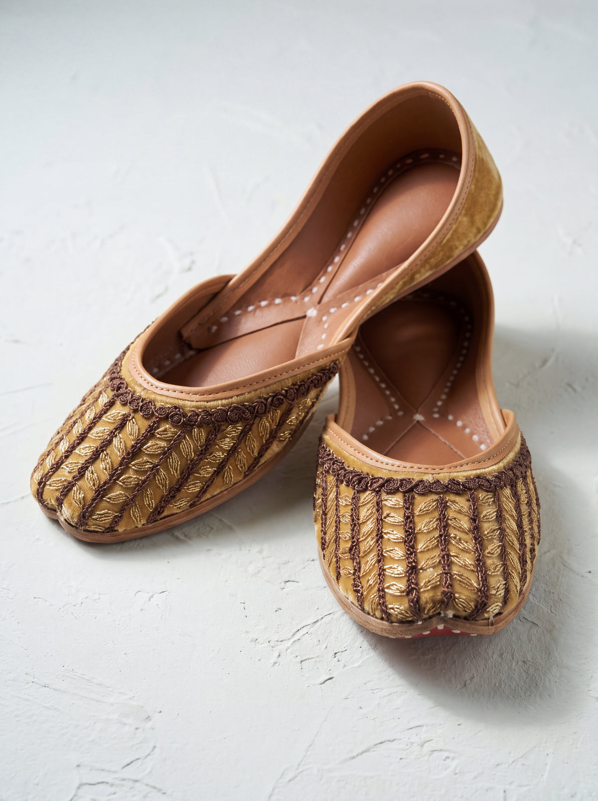 Golden Vine Stripe Jutti