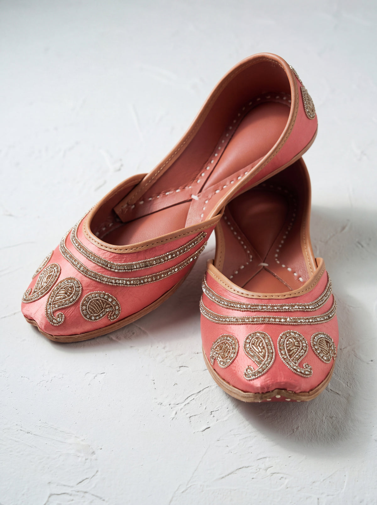 Coral Pink Paisley Embroidered Jutti