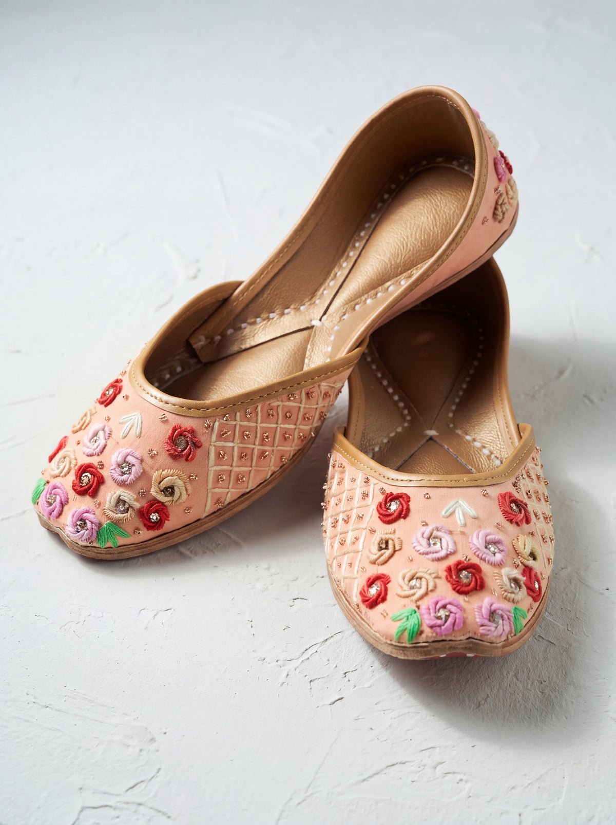 Peach Bloom Floral Juttis