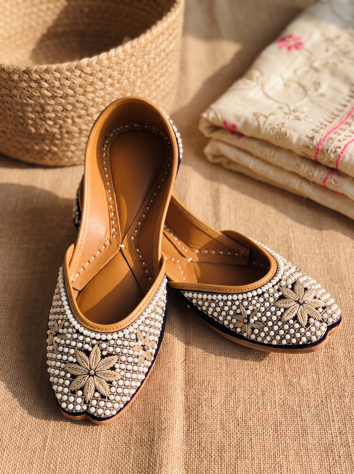 Black Pearl Lattice Jutti