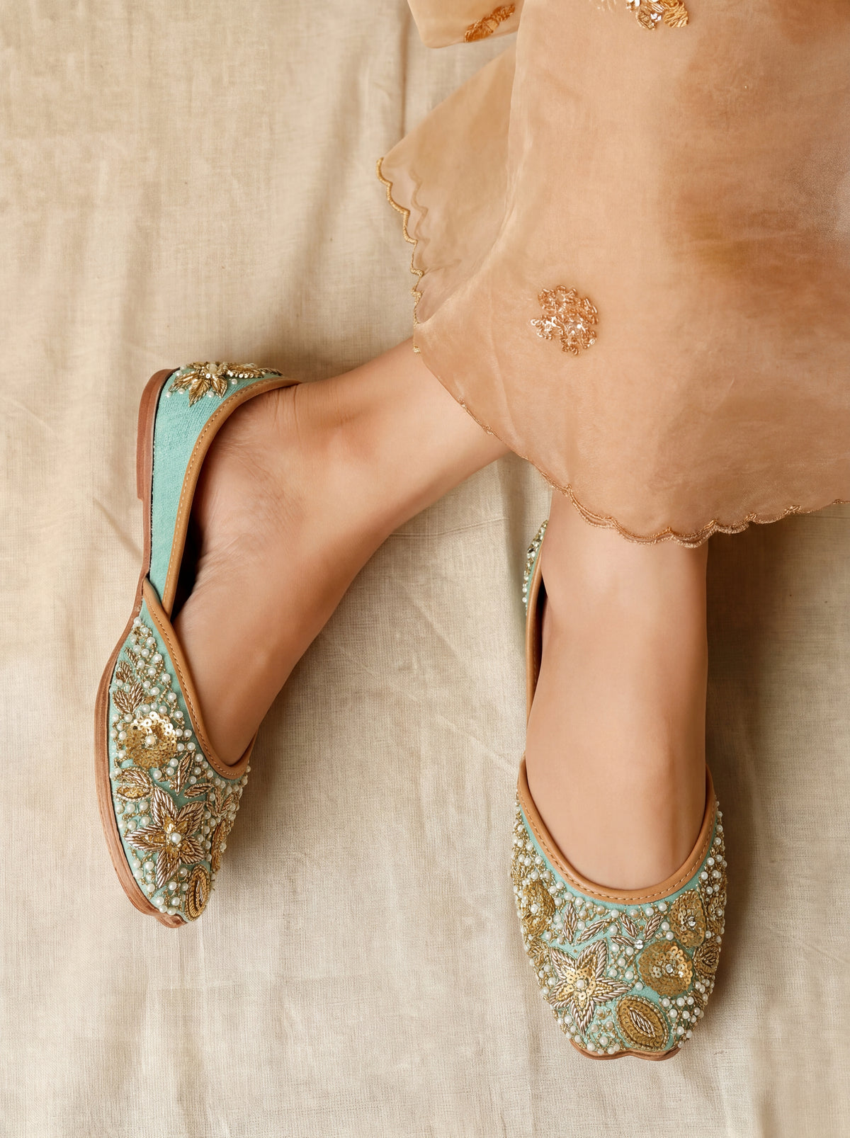 Mint Pearl & Zardozi Jutti