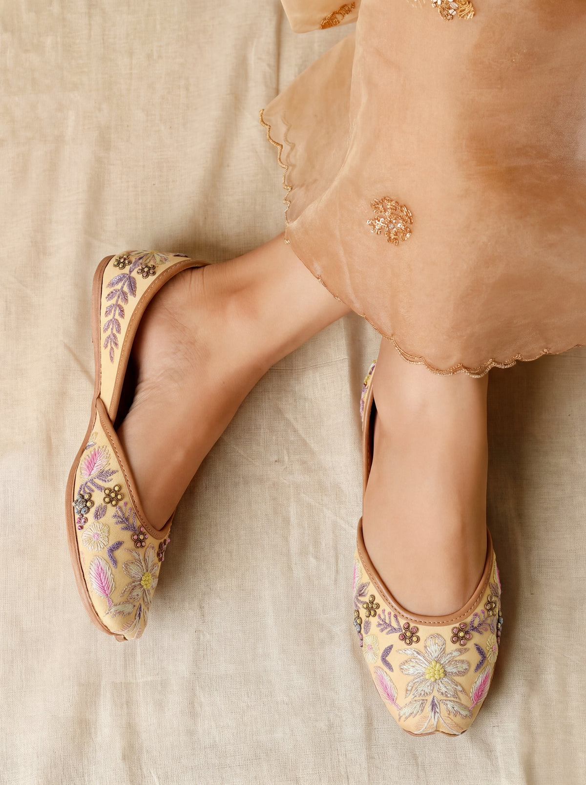 Mustard Floral Embroidered Jutti