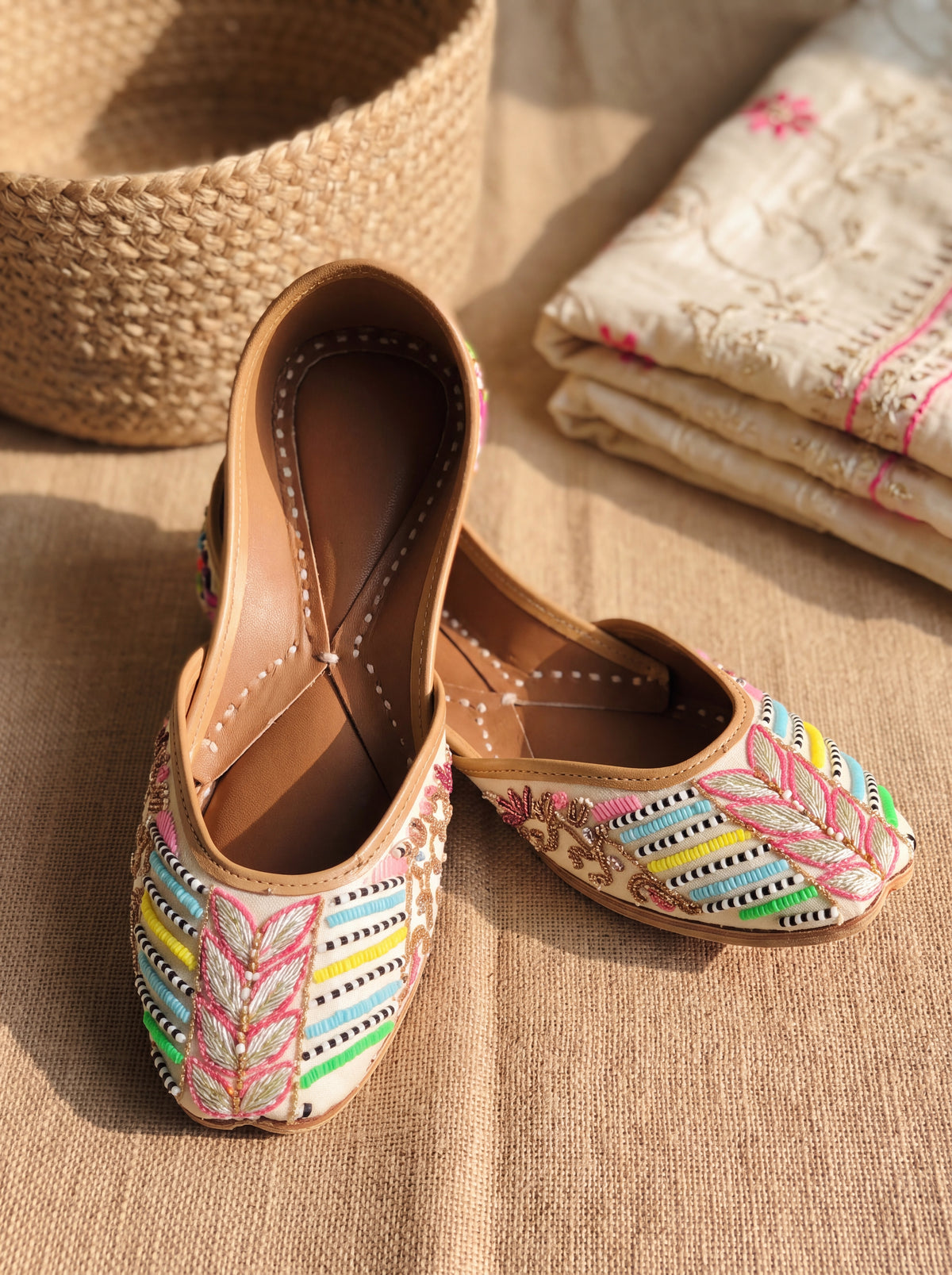 Ivory Multicolor Embroidered Jutti