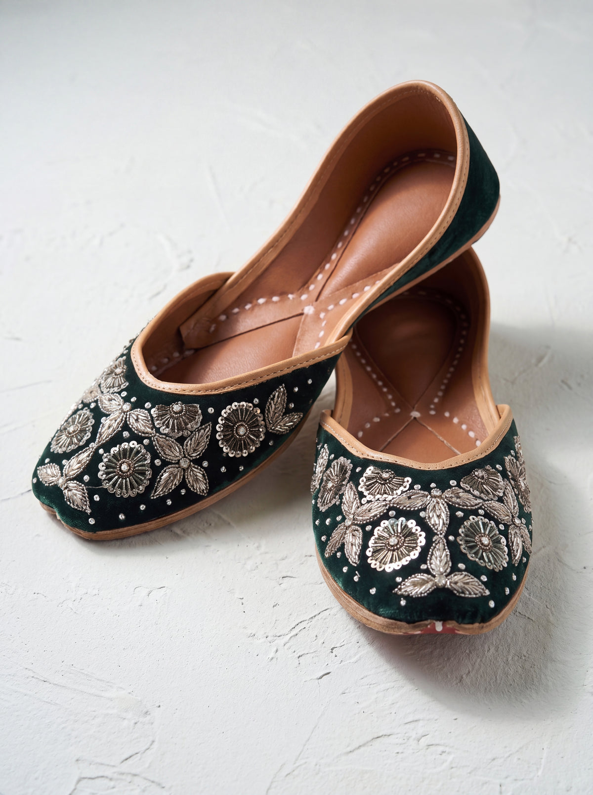Royal Emerald Green Zardozi Jutti