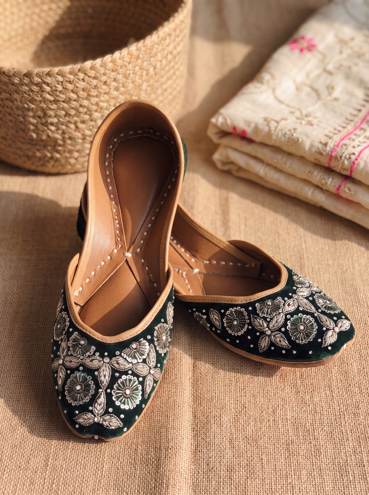 Royal Emerald Green Zardozi Jutti