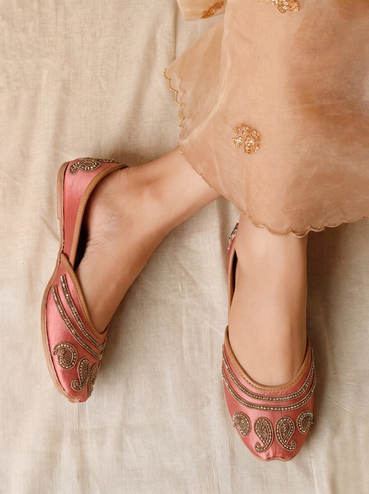 Coral Pink Paisley Embroidered Jutti