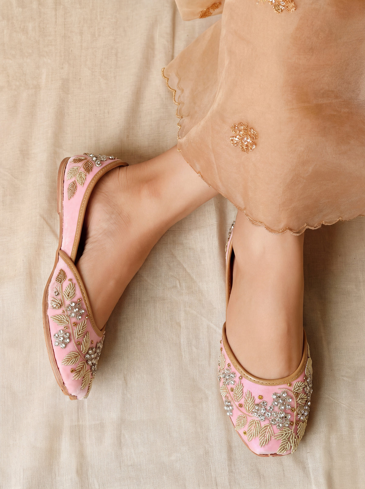 Blush Pink Silk Embroidered Jutti