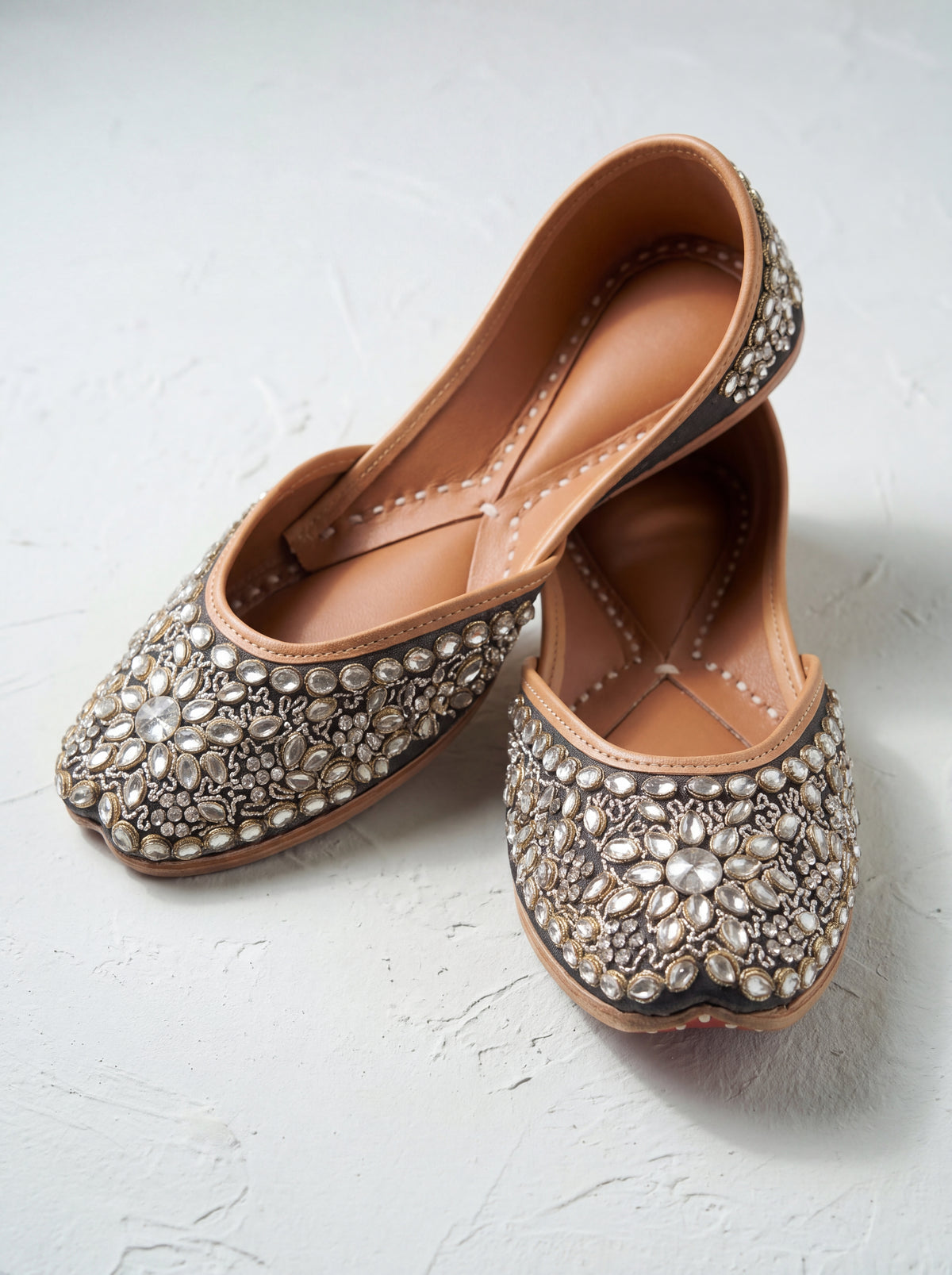 Kundan & Crystal Studded Jutti